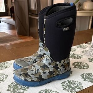 Bogs Kids' Blue Camo Rain Boots